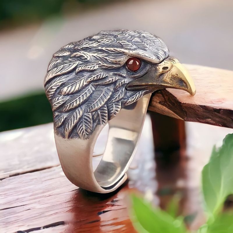 Cincin Elegan Desain Burung Elang Mata Merah (Adjustable)