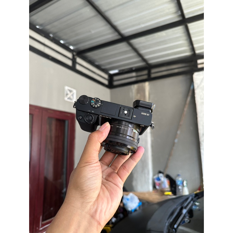 Sony A6000 Lensa Kit 16-50