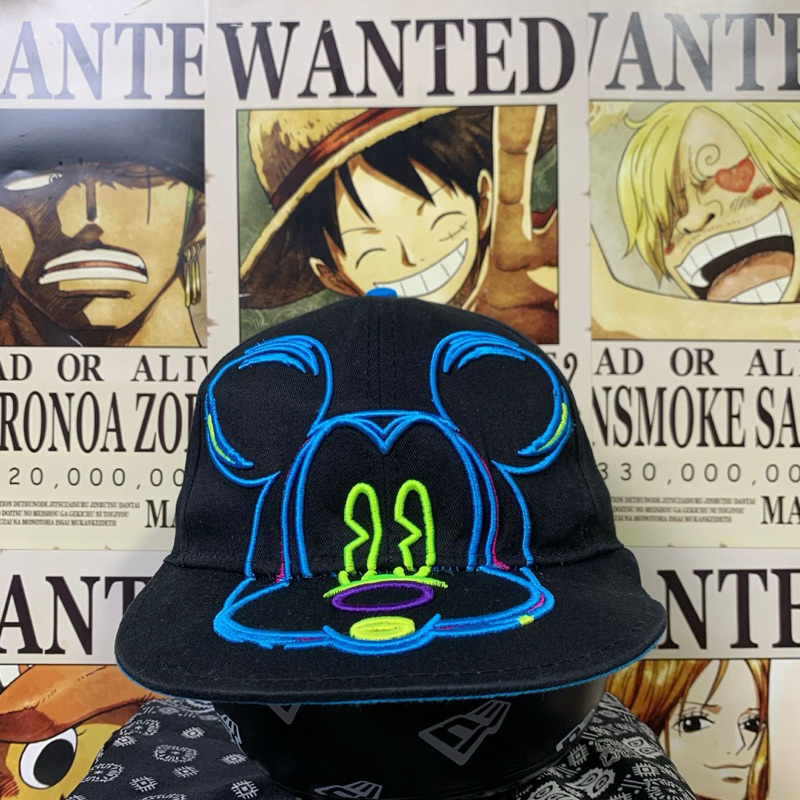 Topi Disney Mickey Mouse Big Logo