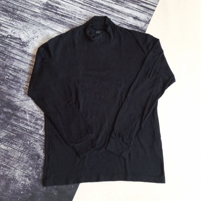 Uniqlo Turtleneck Second
