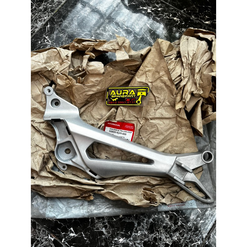 DUDUKAN FOOTSTEP BELAKANG KANAN HONDA REVO (2007-2009) - KODE PART: 50605KVR600