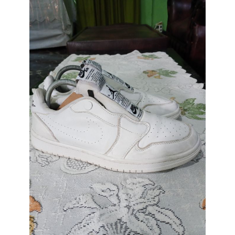 Air Jordan Retro Low Slip White Basketball Size 42,5