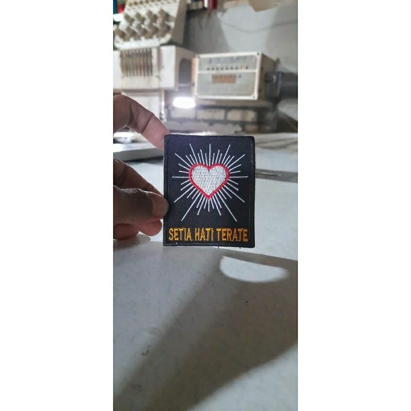 Bed Bordir Hati Bersinar