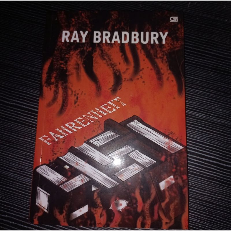 Fahrenheit - Ray Bradbury Preloved