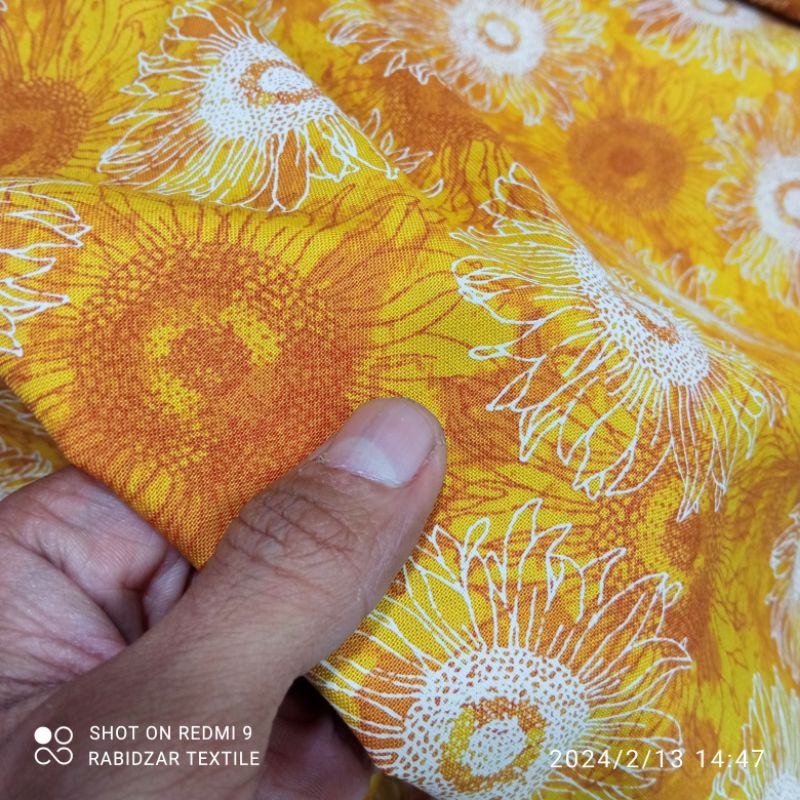 KAIN KATUN ITALY PREMIUM IMPORT GARMENT MOTIF BUNGA KUNING