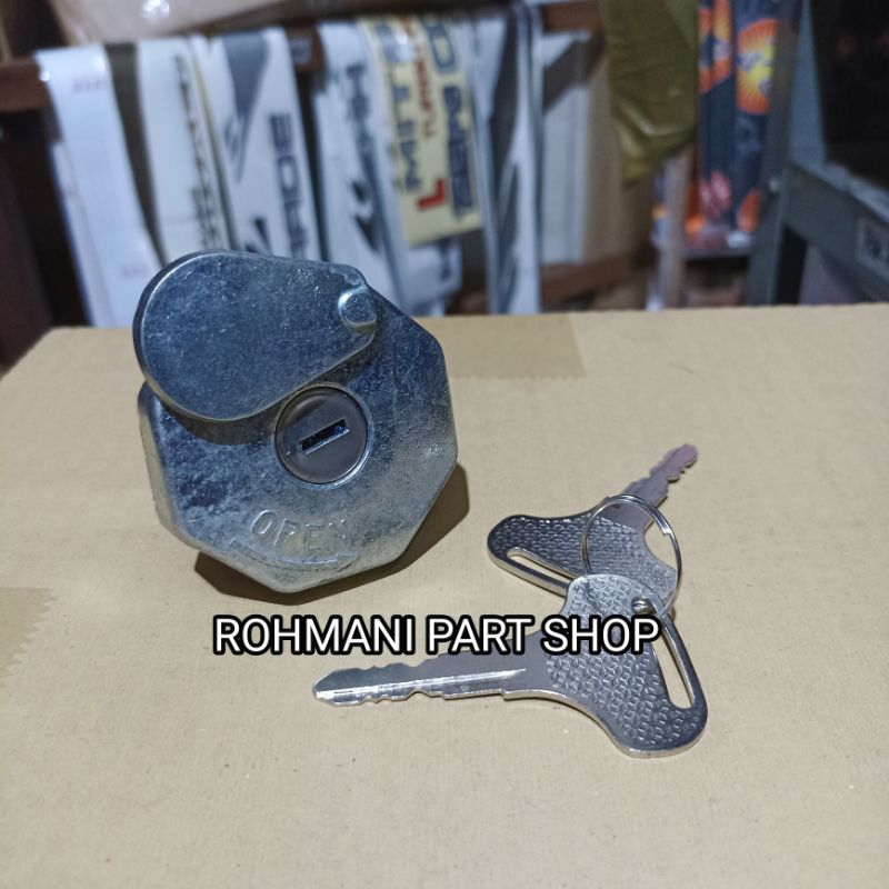 TUTUP TANGKI SOLAR ISUZU GIGA NMR71/NLR55