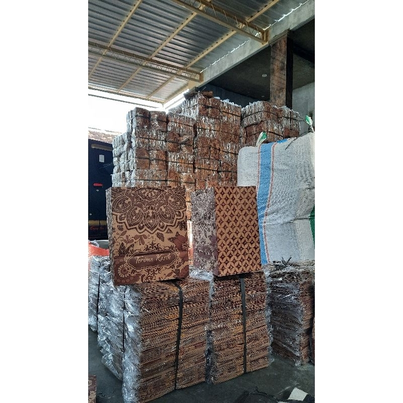

paper bag batik 18x13x23 lusinan 12pcs murah