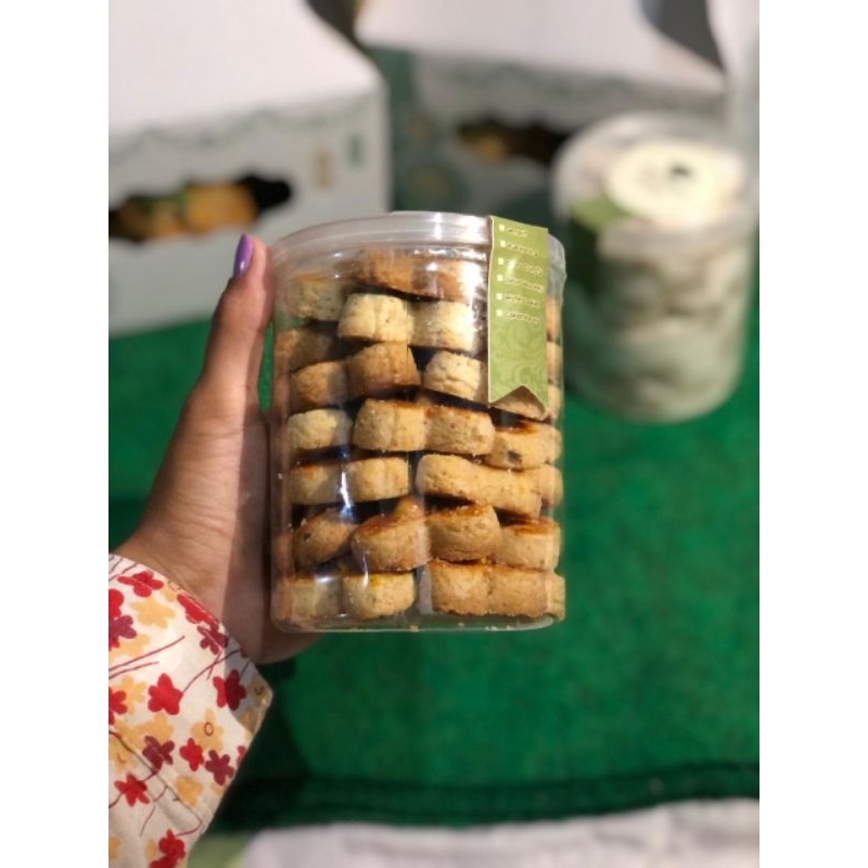 

Kue kering lebaran Kue kacang 300gram