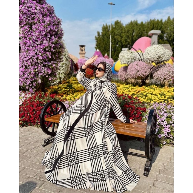 Dress Shella Saukia Limited Edition Broch Hitam