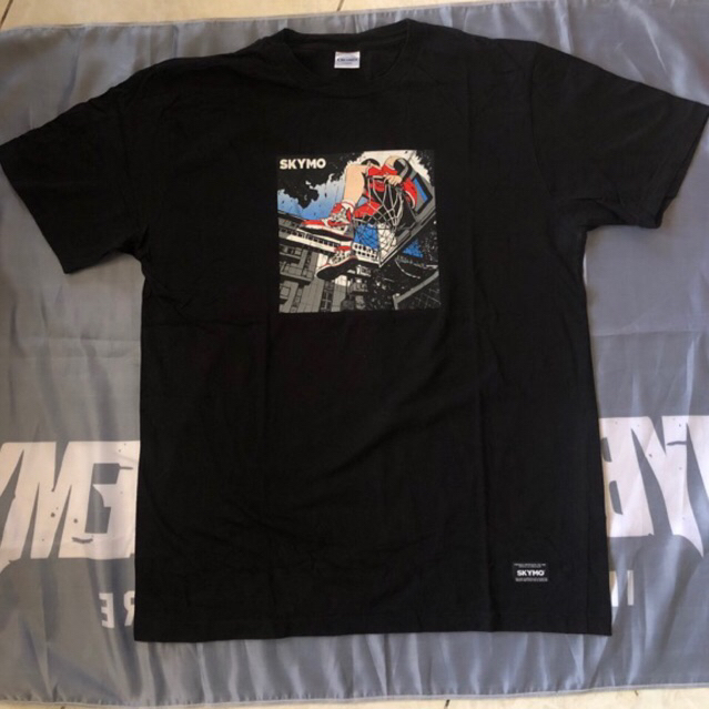 Tshirt skymo preloved