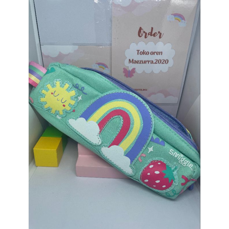 

PENCIL CASE SM*GGL* RAINBOW