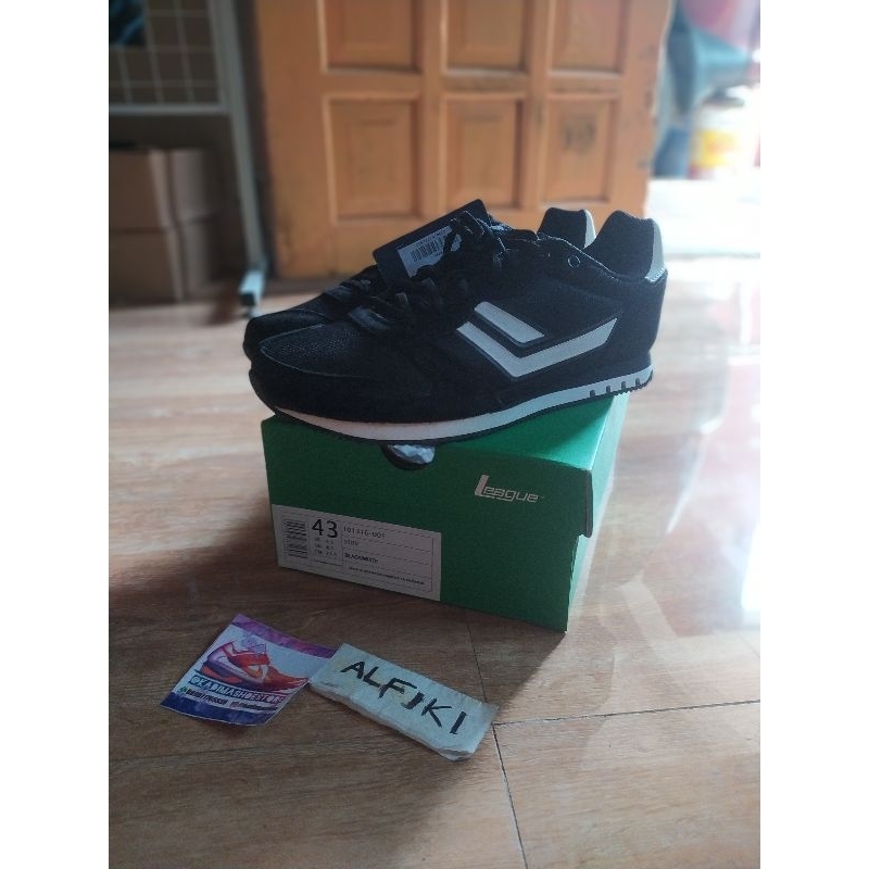 Sepatu League STRV Suede Black Original