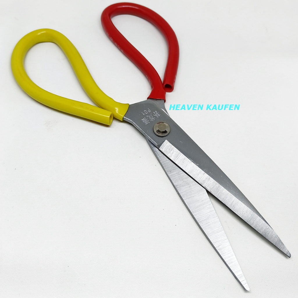 

Gunting Besar Panjang 26,2 cm Untuk Gunting Kain/Bahan Jahit Konveksi Tajam Nyaman Mantab Kokoh