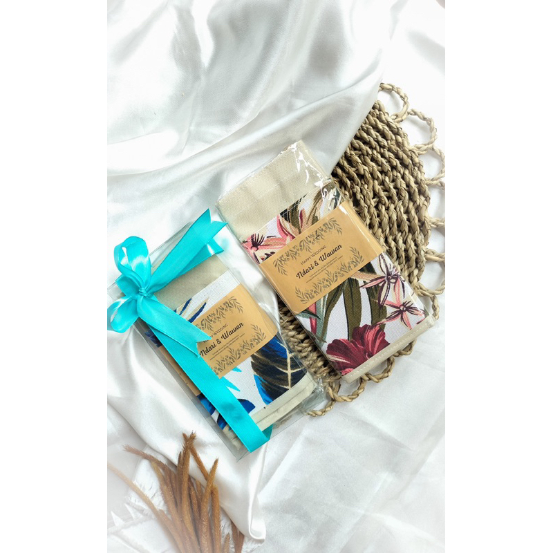 

Extra Packing Souvenir Pernikahan