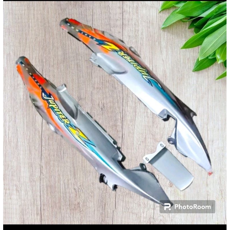 COVER BODY SAMPING KANAN KIRI JUPITER Z OLD SILVER OREN 2005