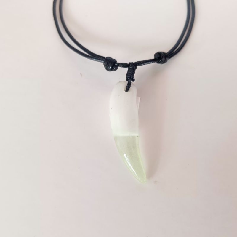 KALUNG TARING (menyala dalam gelap), kalung siung glow in the dark, kalung siung menyala, kalung gig