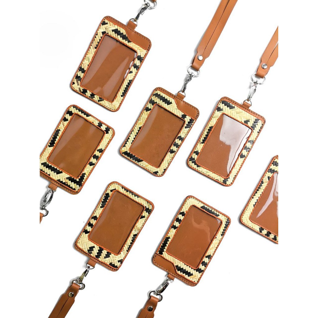 

JILDAN LEATHER NAME TAG ID CARD KULIT KOMBINASI ROTAN