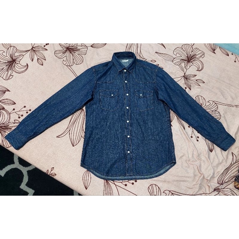 Kemeja denim jeans GU uniqlo