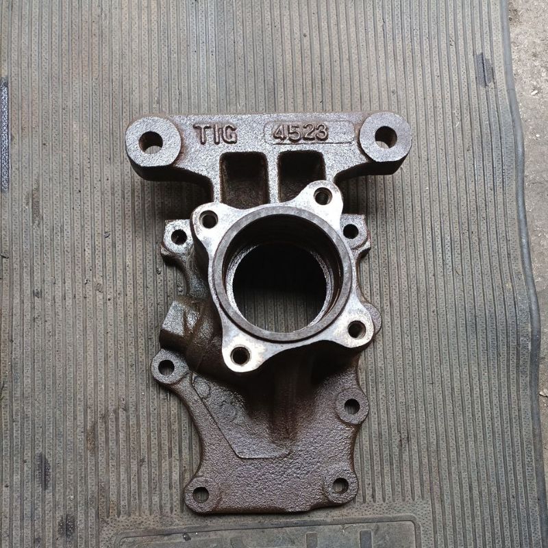 Rumah transmisi colt diesel PS 100 bagian belakang copotan orisinil