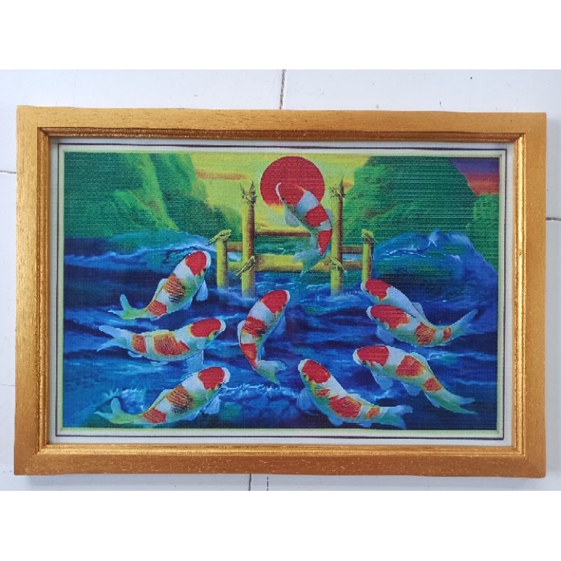 hiasan dinding lukisan cetak ikan koi melompat pagar plus bingkai ukuran (65cmx45cm)