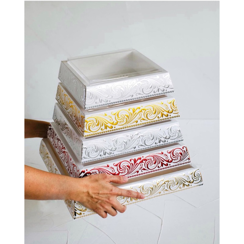 

Kotak Kado Mika Ukir Ukiran / Box Hamper Tutup Mika Dus Cake Kue Potong Roti Lapis