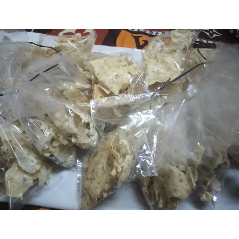 

peyek kacang tanah kemasan rencengan/bungkusan