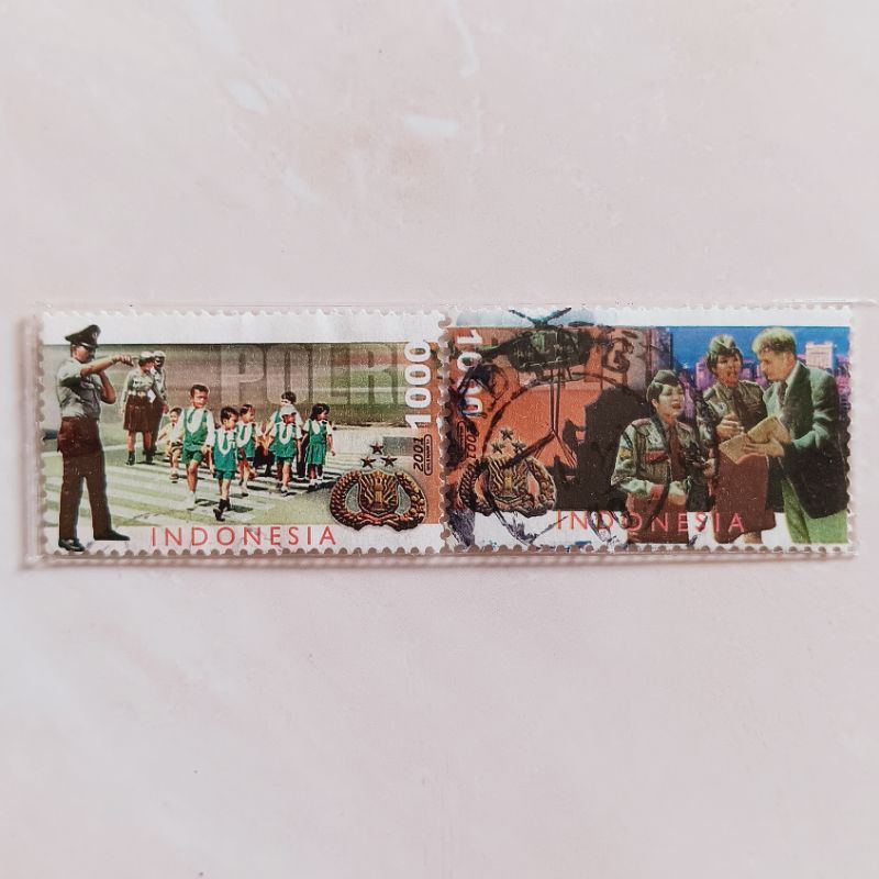 

(AC) Perangko Indonesia 2001 Profesionalisme dan Kemandirian POLRI Set Lengkap 2 pcs Used