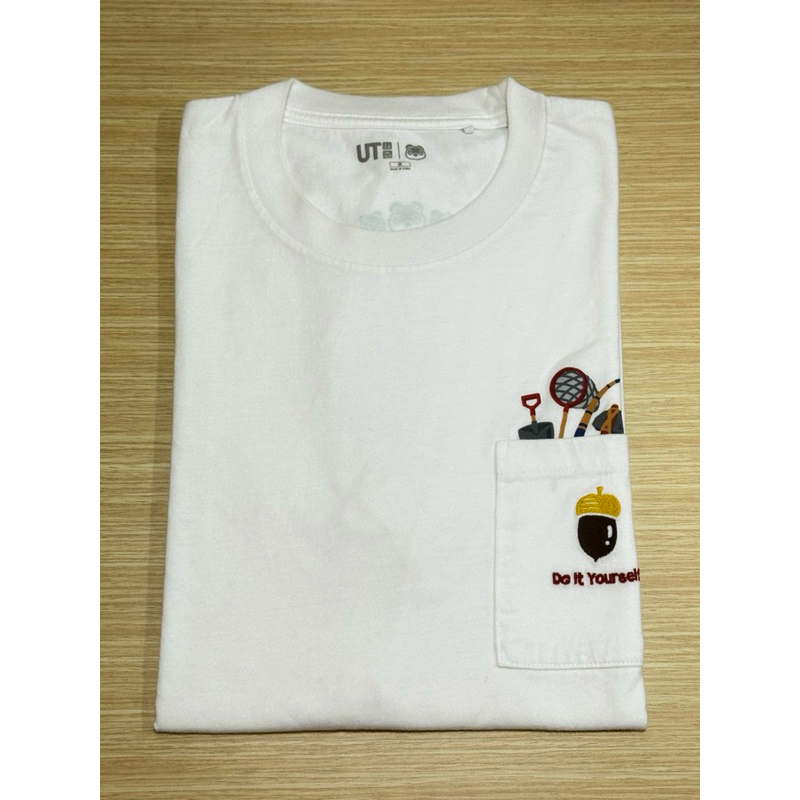 Kaos Uniqlo UT x Animal Crossing Size M Original 100%