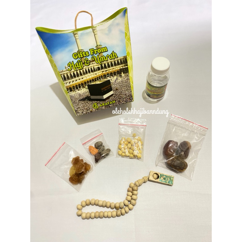 

Paket 5 Oleh-Oleh Haji dan Umroh Paket Komplit Mewah Coklat Kerikil Tasbih Kayu