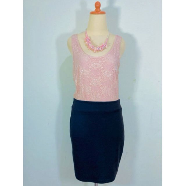 Dress One Set motif polos mode kutung bahan brukat brokat mix scuba warna hitam soft pink peach mera