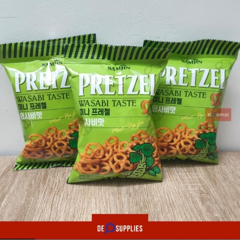 

Pretzel Wasabi Taste Samjin 85gr - Snack Korea Pretsel Pretzels Hot