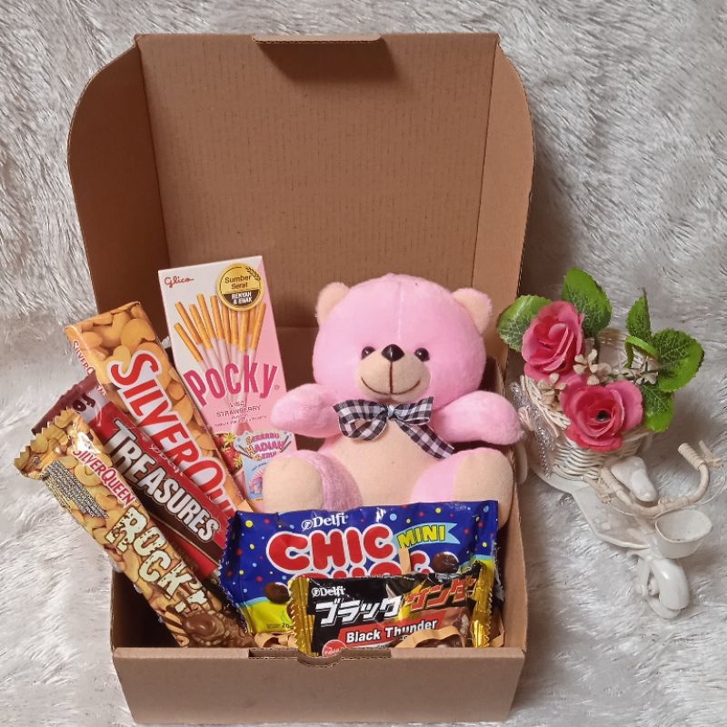 

Hampers coklat boneka kado ulang tahun wisuda aniversary valentine gift box
