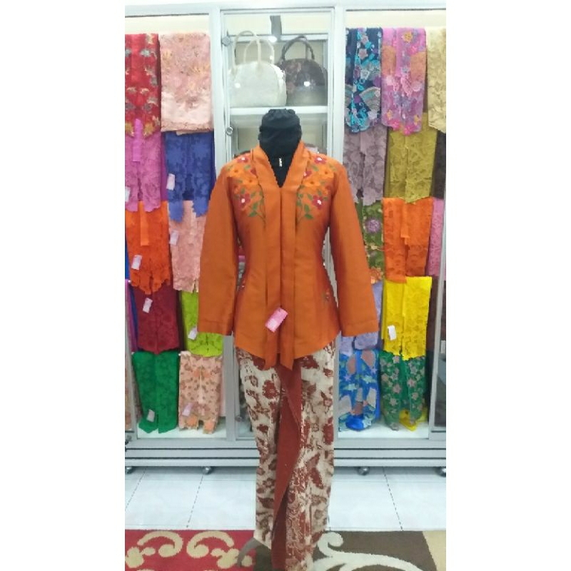 Kebaya Kartini Bordir