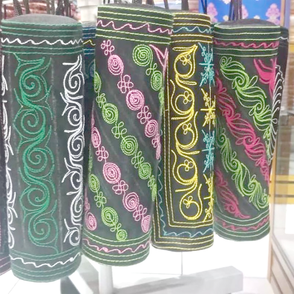 

Dompet Alat Tulis Motif Aceh