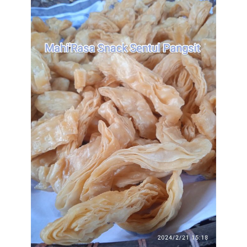 

Keripik Bawang / Kripik Pangsit Sentul / Pangsit Kg /500 Gram / Rasa Original dan Halal