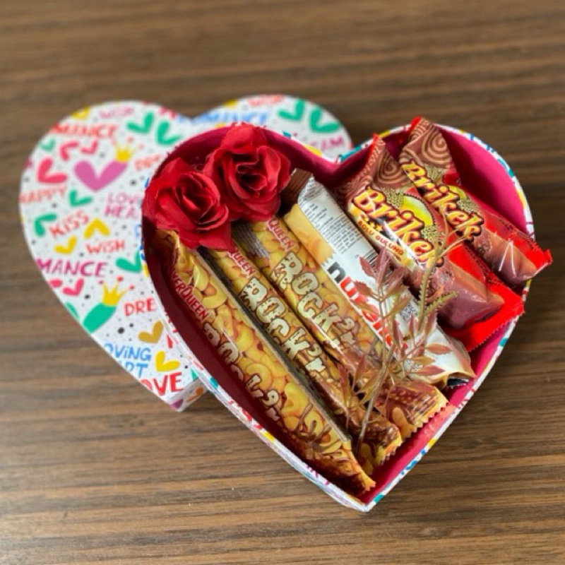 

Hampers Kado Gift Valentine Coklat Box Love - Tahun baru Imlek Valentine Lebaran Natal