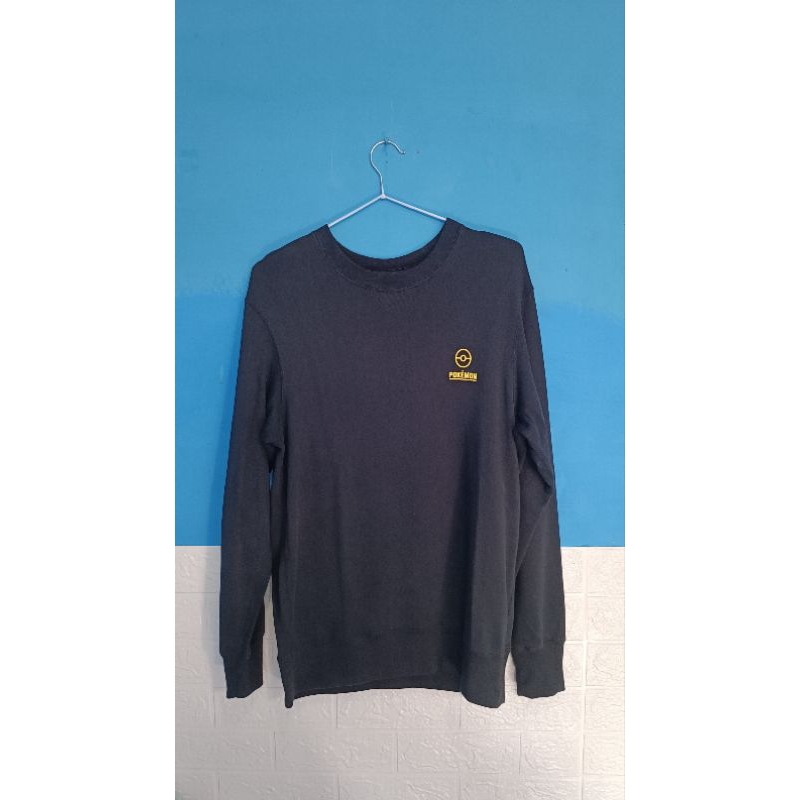 Sweater Uniqlo colab Pokemon