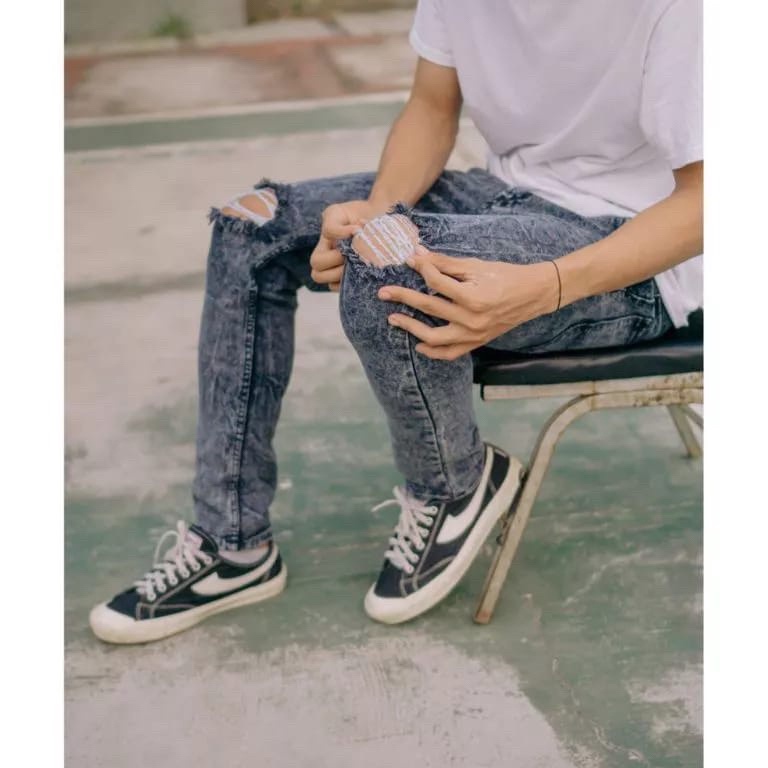 XPRESS Celana Jeans panjang sobek lutut denim premium