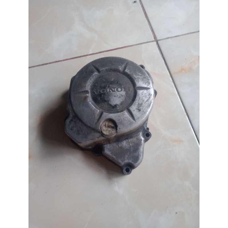 bok magnet motor Honda Revo absolut sbelah kiri bekas copotan motor  seken