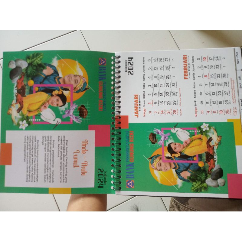 

KALENDER MEJA 2024 BESAR DAN TEBAL UKURAN RATA2 24CM X 16CM ADA JUGA KALENDER DINDING KOTAK2 BARANG SISA CETAK TAPI KUALITAS BAGUS TEBAL