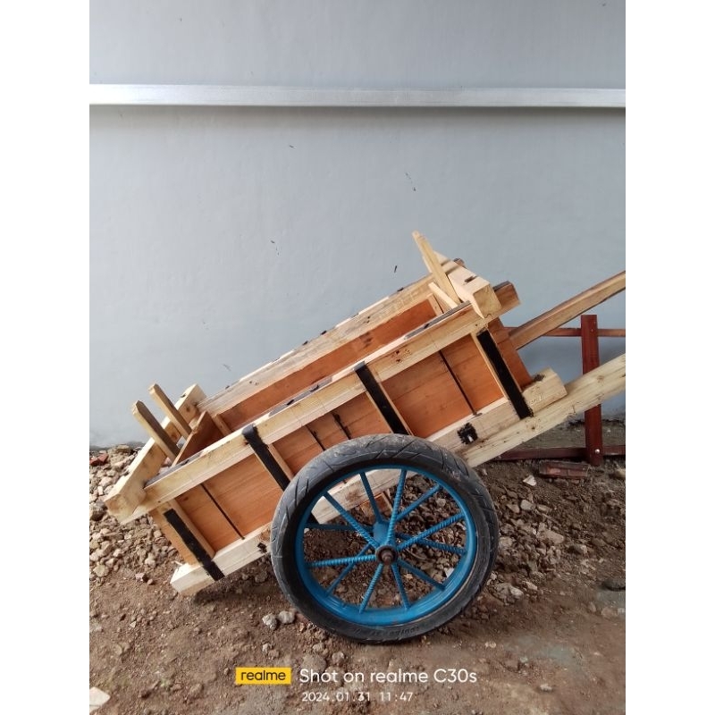 gerobak kayu dorong ban motor