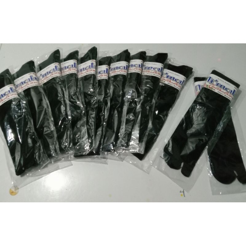 kaos kaki label biru