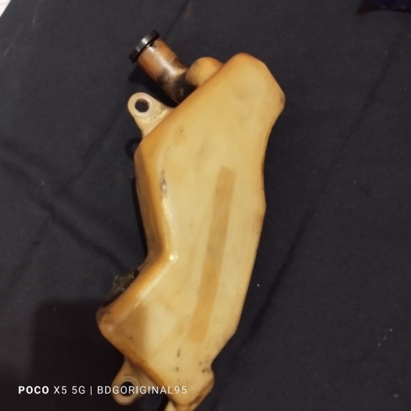 botol oli samping satria hiu original copotan