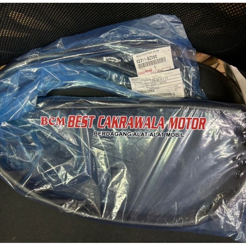 Karet Pintu Depan Avanza 2013 Ori