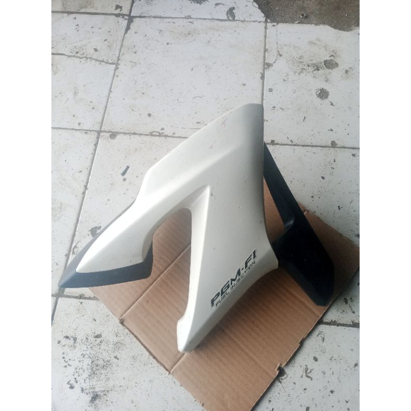 kupingan tengki kiping tenk cover tangki cb 150 old murah original copotan motor bagian R kanan