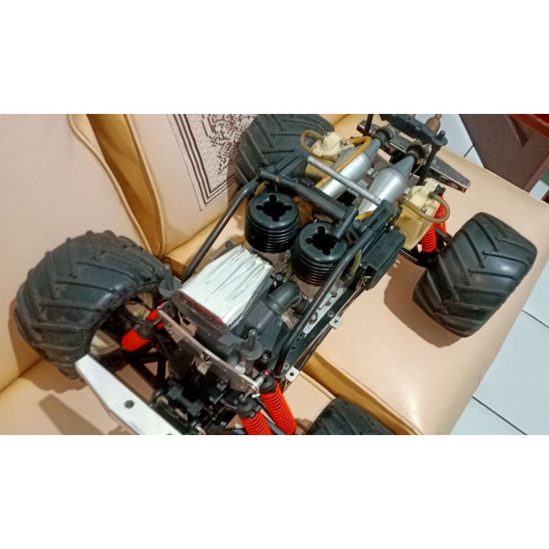 kyosho 1:8 kyosho dual engine gp 26x2 kyosho giga crusher kyosho giga kyosho crusher kyosho giga 1/8