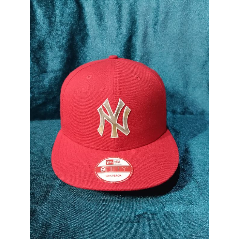 Topi snapback new era NY merah