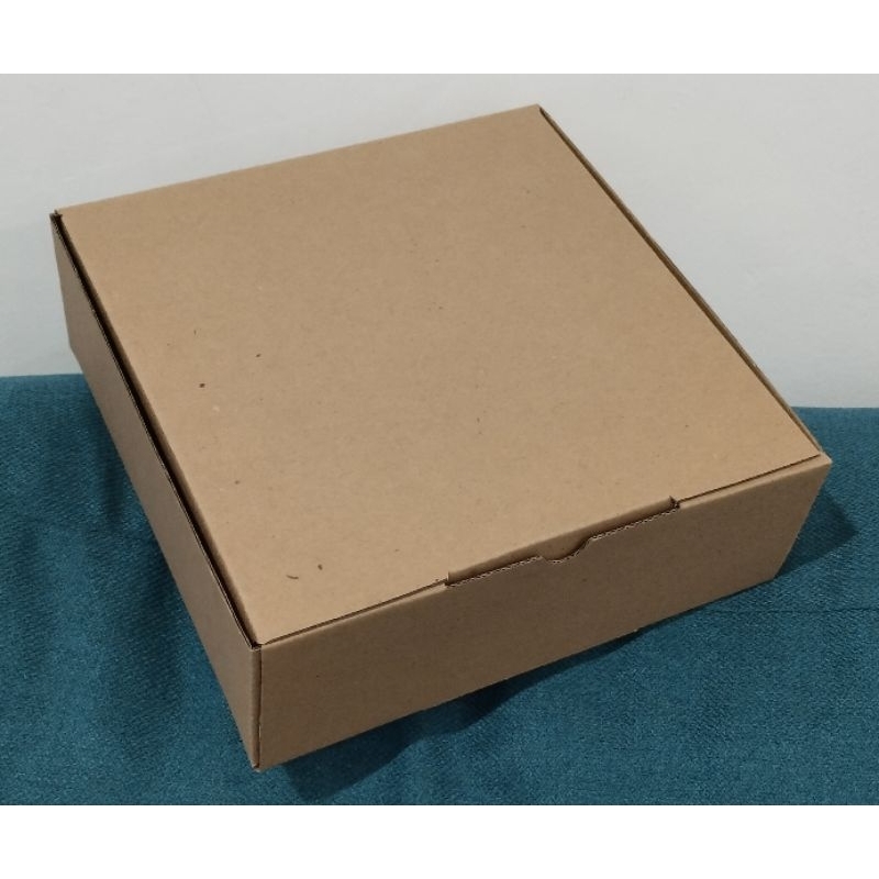 

Kardus 20x20x7 cm...Die Cut untuk kotak hampers, model box pizza