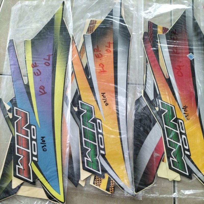 Stiker Striping motor honda win 2004