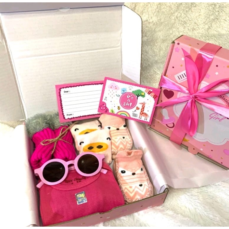 

Newborn Gift Box | Kado Lahiran Bayi | Eksklusif Set Fanta